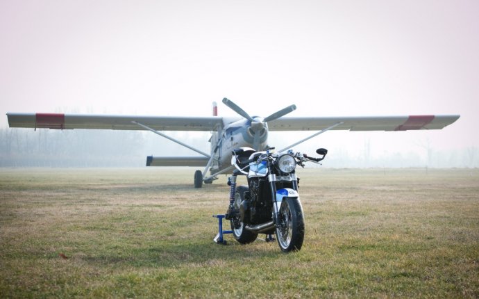 Кафе рейсер Легкая авиация - Triumph T301 | Motoexpert.ru | мото
