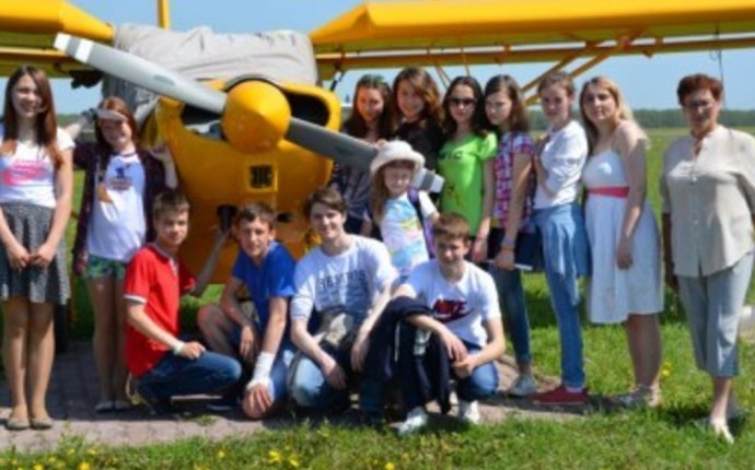 Летчики Первушино советовали школьникам не предавать юношеские мечты