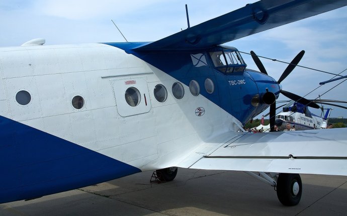 МАКС-2013: ТВС-2МС на стоянке - Первым делом самолеты