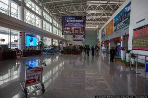 3 Зал прилёта/вылета напомнил мне небольшие аэровокзалы в российских регионах.